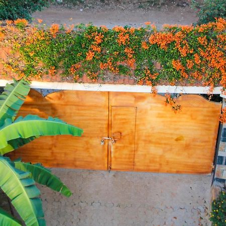 The Shoebill Nest Bed & Breakfast Kampala Exterior foto