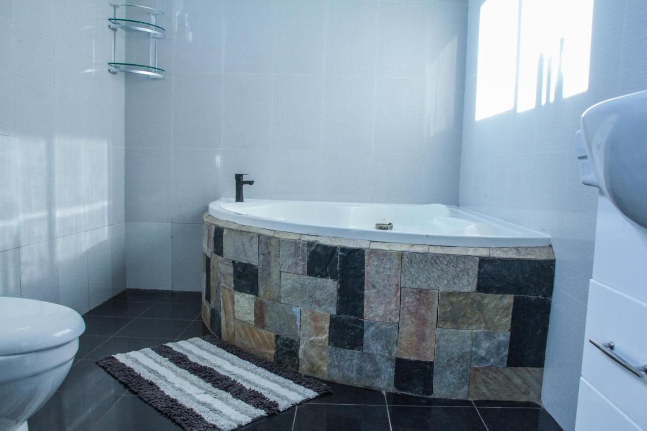 The Shoebill Nest Bed & Breakfast Kampala Exterior foto